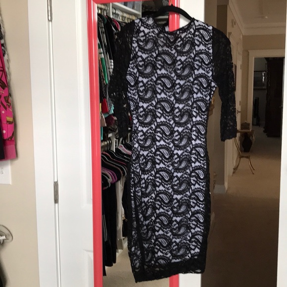 👗 Form fitting DRESS 👗 - Picture 3 of 4